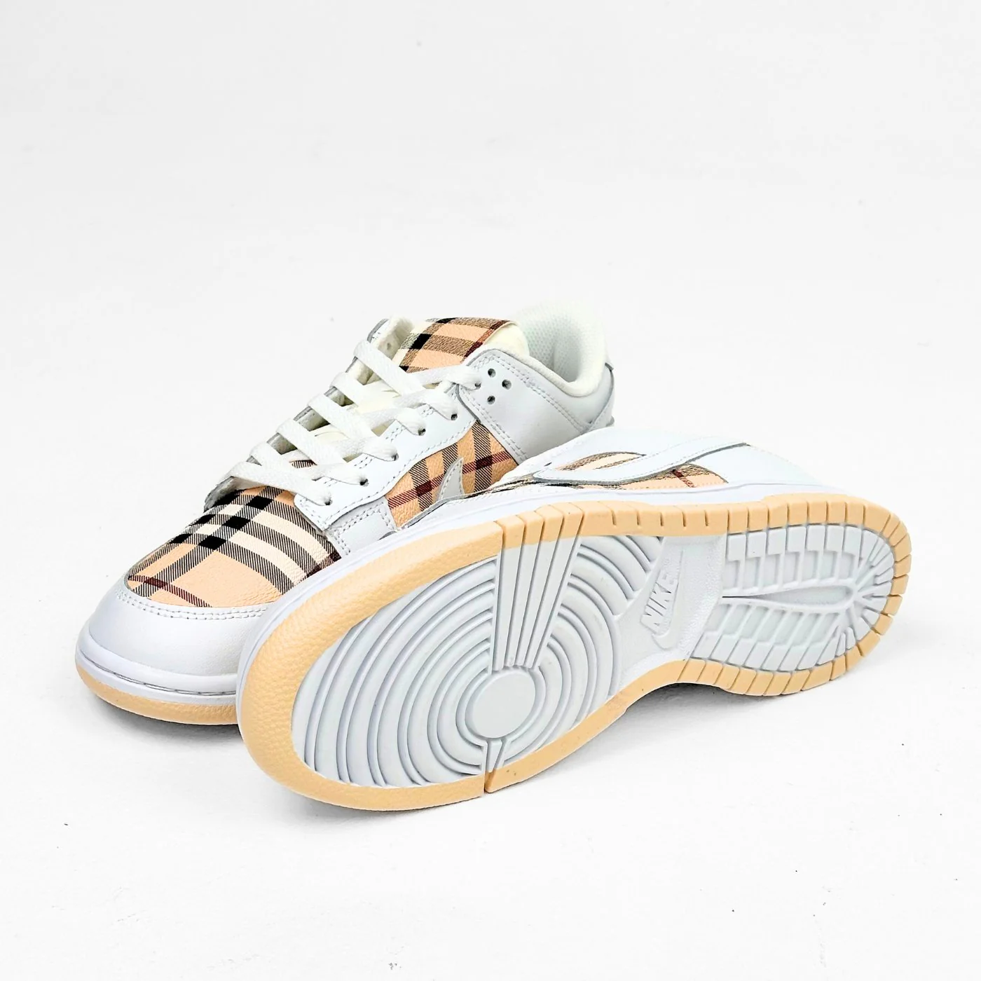 Premium Burberry Dunks Low - Image 3